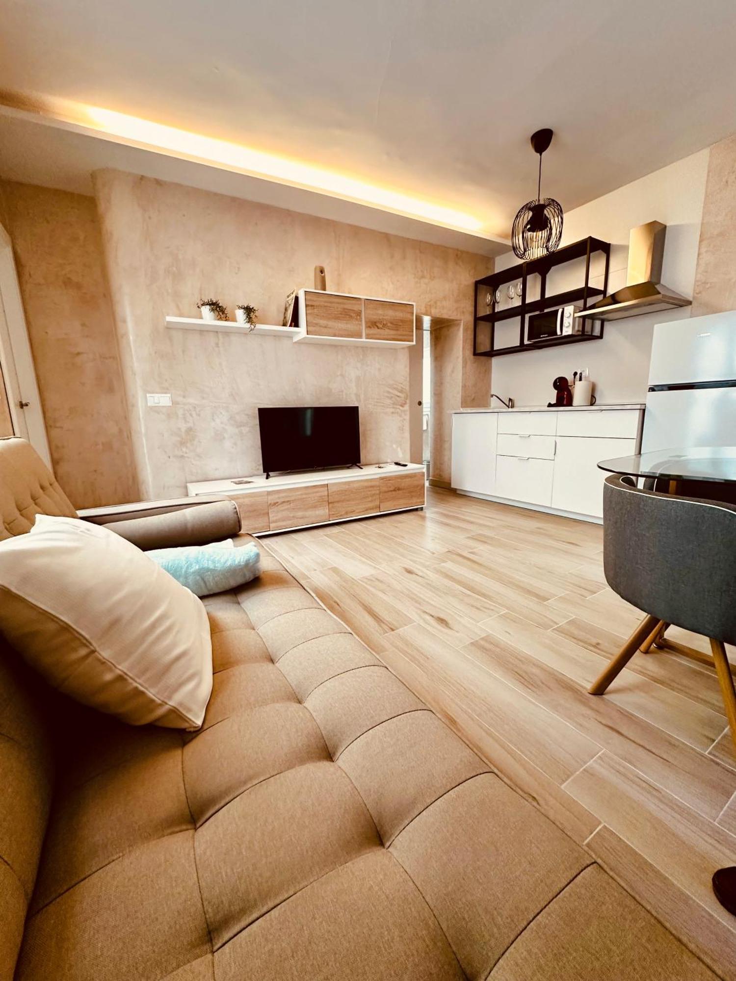רונדה Cherry Deluxe Apartment מראה חיצוני תמונה